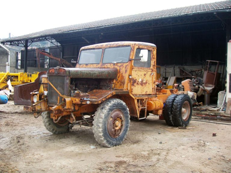 SOMUA MTP pendant les réparations