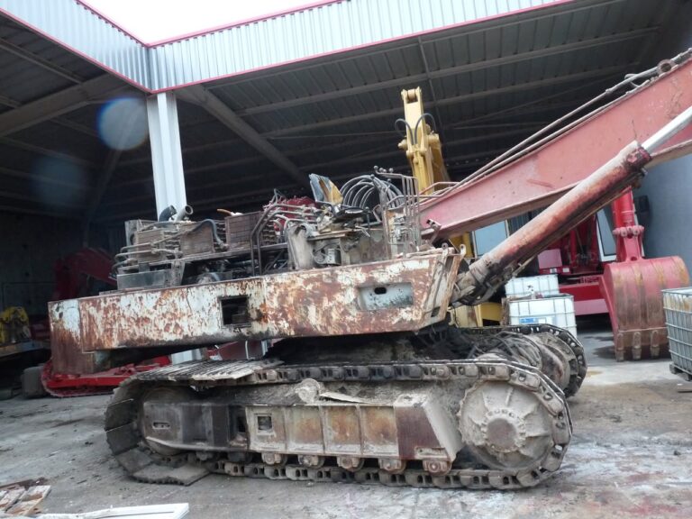 HC 300 Poclain avant la restauration