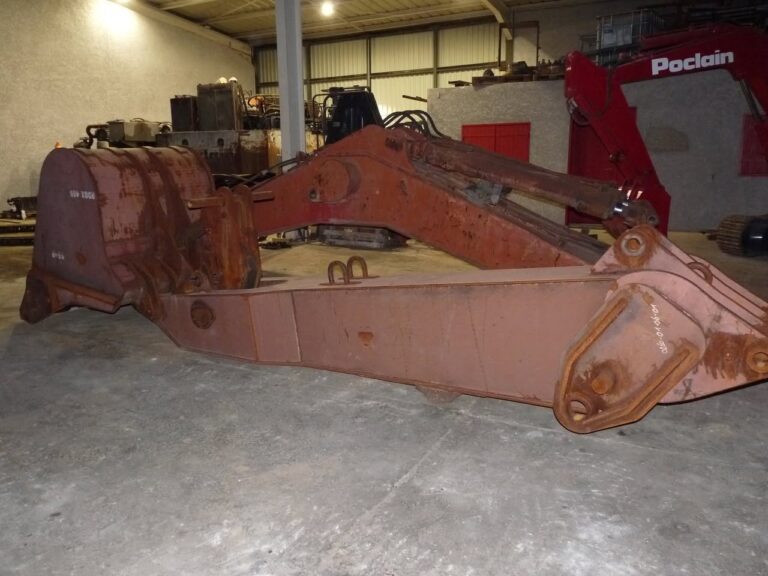HC 300 Poclain pendant la restauration