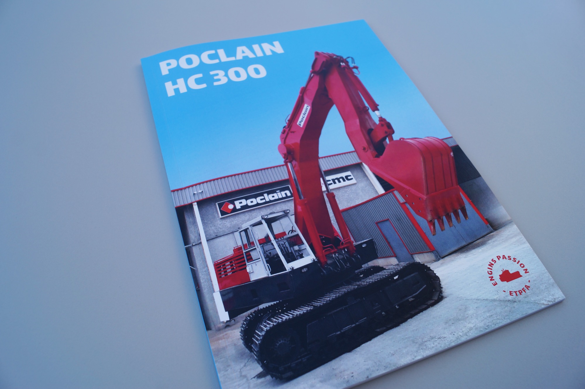 couverture du catalogue sur la restauration de la poclain HC 300