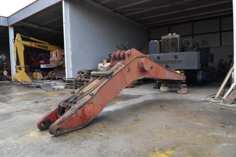 HC 300 Poclain pendant la restauration