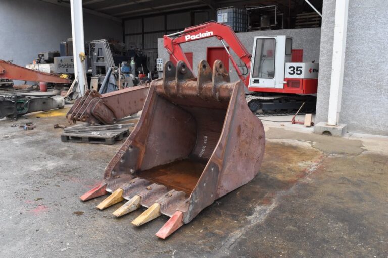 HC 300 Poclain pendant la restauration