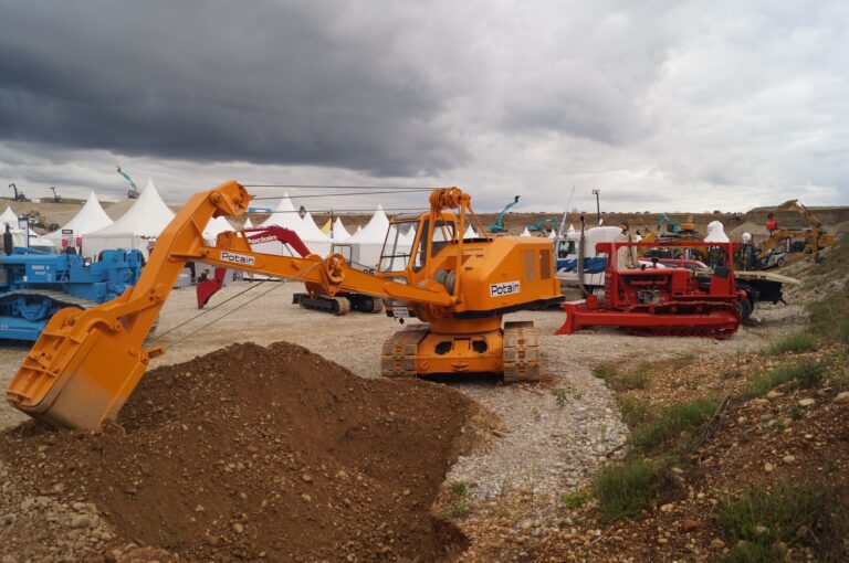 Potain R7 et autres machines présentées au Dig Tour